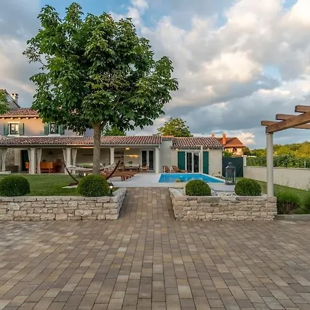 빌라 Pepi By Istrialux *